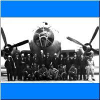 RB-29_44-62290_Far_East_Crew_1952_Felix_Shoffner.jpg